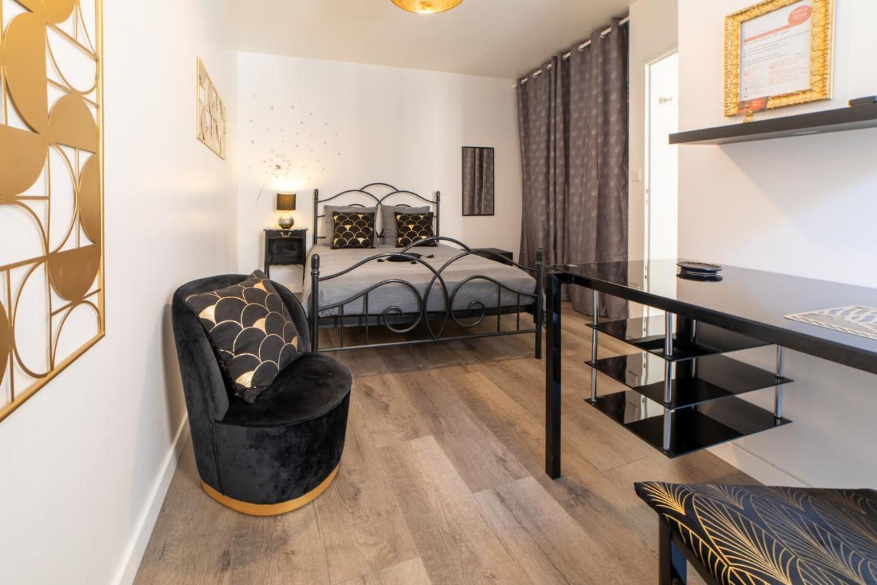 Le Felix Grat - Lavaloc Hotell Laval  Eksteriør bilde