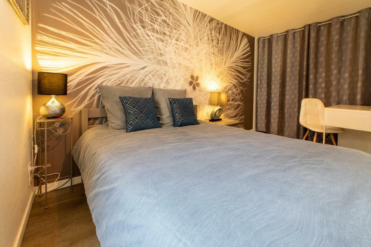 Le Felix Grat - Lavaloc Hotell Laval  Eksteriør bilde